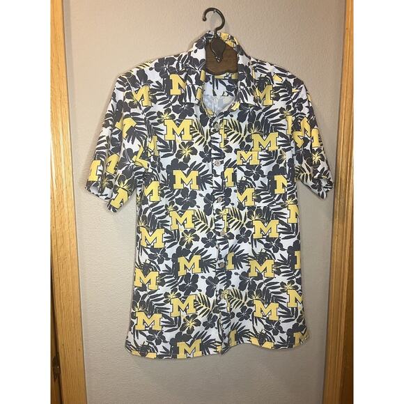 Men's Tellum and Chop White Michigan Wolverines Floral Button-Up Shirt Size XS - Picture 3 of 13